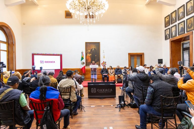 Gobiernos de México y Oaxaca juntos en la lucha contra la violencia de ...
