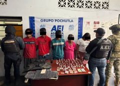 Cateos simultáneos en la Costa de Oaxaca dejan ocho personas detenidas y aseguramiento de presuntas drogas y armamento