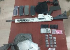 FGEO detienen a siete personas y aseguran armas, droga y vehículos durante cateo en Pinotepa Nacional