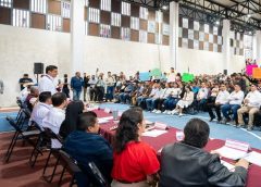 Escucha y da respuestas Salomón Jara a habitantes de San Agustín Loxicha